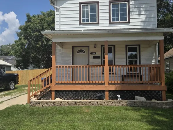 231 2nd St, La Salle, IL 61301