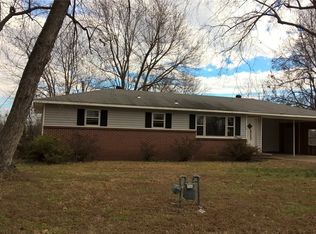 710 Lake Sequoyah Dr, Fayetteville, AR 72701