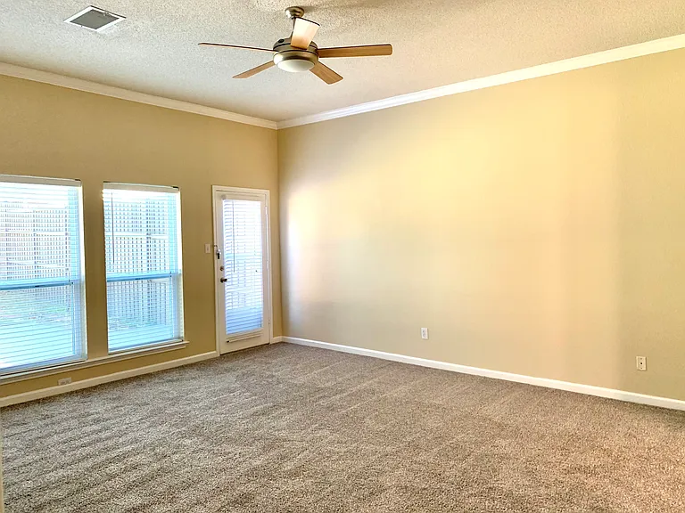 1410 Indian Lake Trl — Photo 7