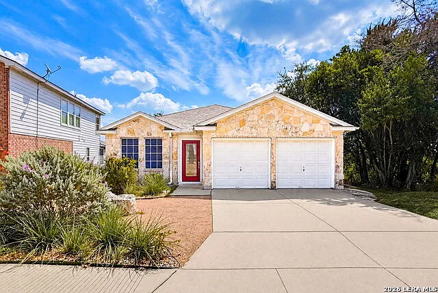 3 bed, 2.0 bath, 1761 sqft, $2,200 — Photo 1