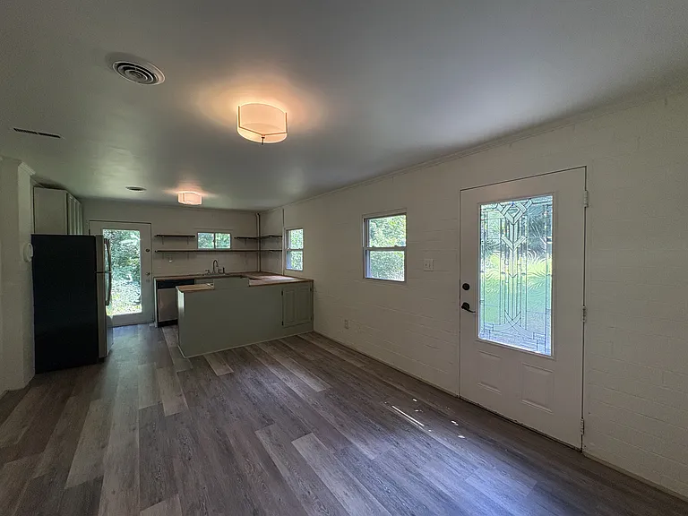 85 Harrison St — Photo 4