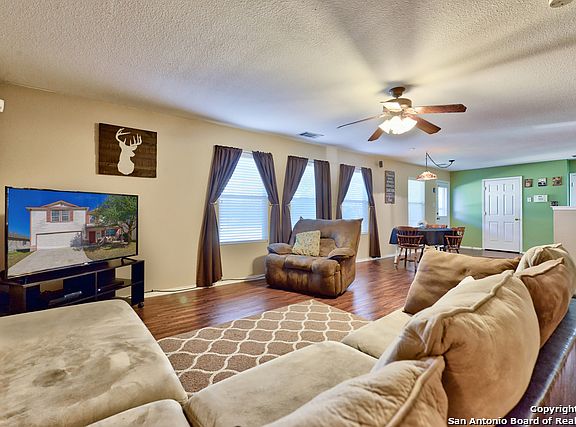 5th image of 3911 Privet Pl