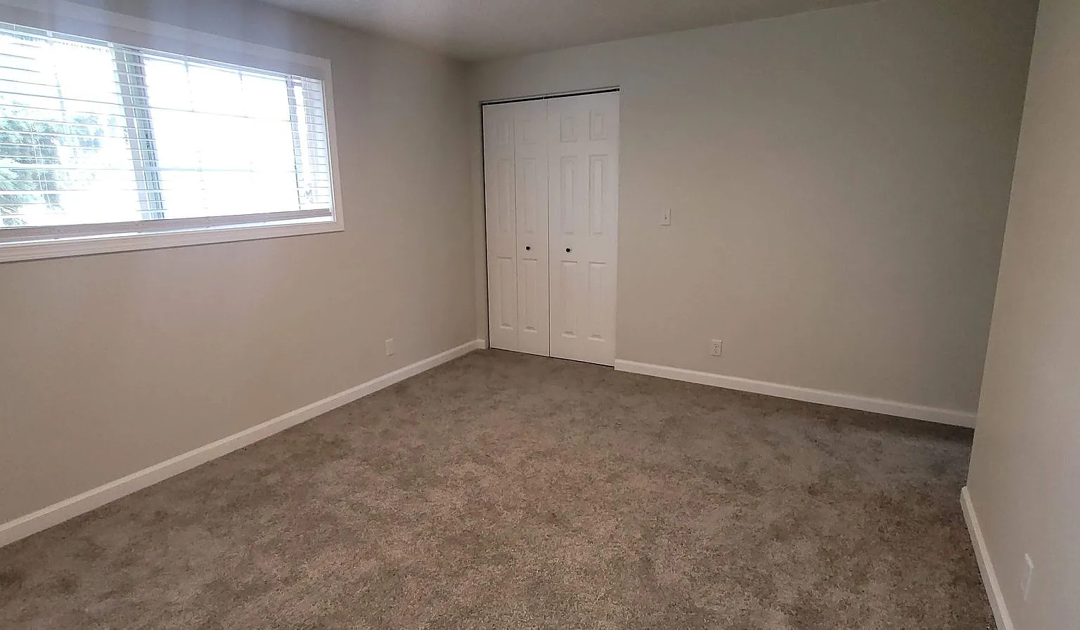 No Rent in Until 10/1! — Photo 2