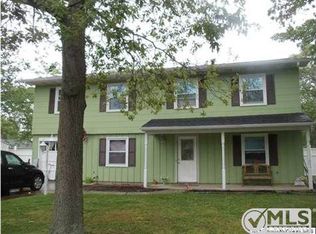 202 Lawrence Dr, Lanoka Harbor, NJ 08734