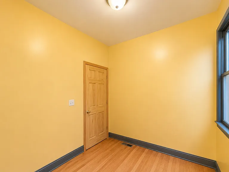 3213 S Green St #1 — Photo 7