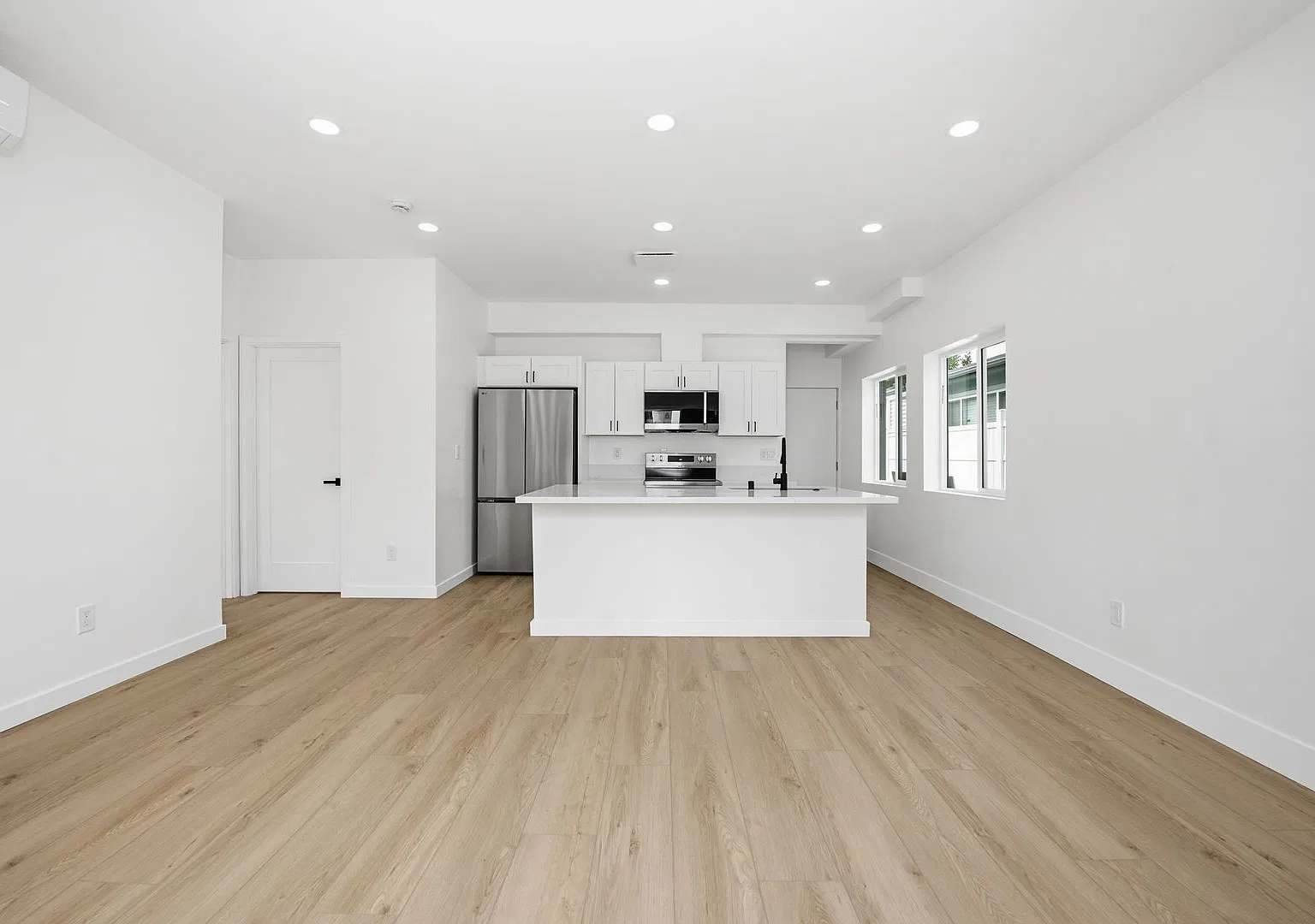 6409-6411 Gary Ct. — Photo 3