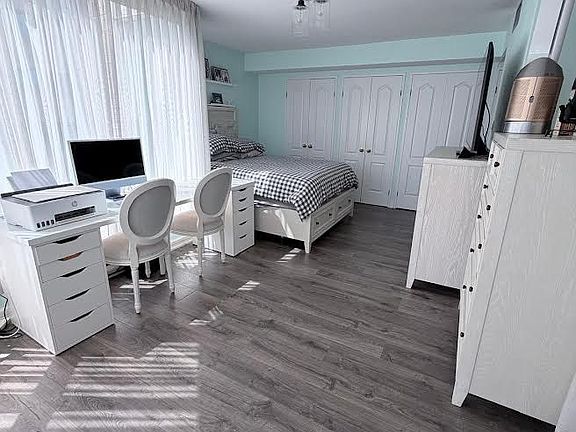 4th image of 55 Centre Ave #2003