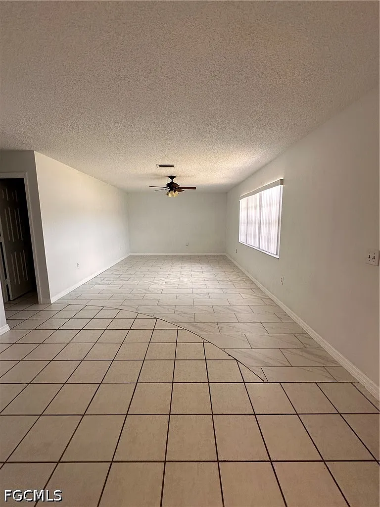 2 bed, 2.0 bath, 1049 sqft, $1,300 — Photo 2