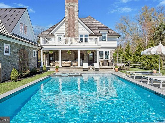 5th image of 101 Hampton Ln