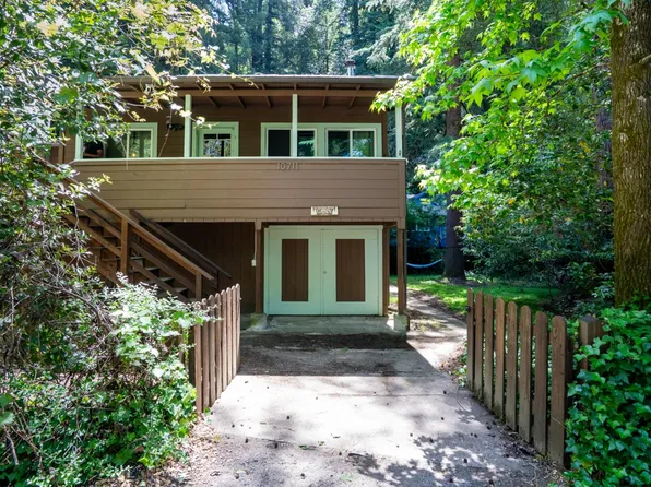 10711 Grays Ct, Forestville, CA 95436