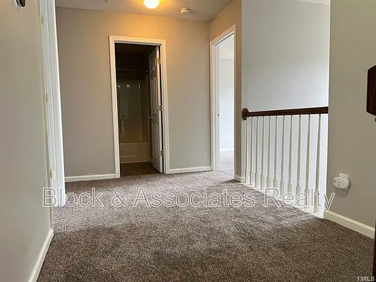 5013 Marathon Ln — Photo 15