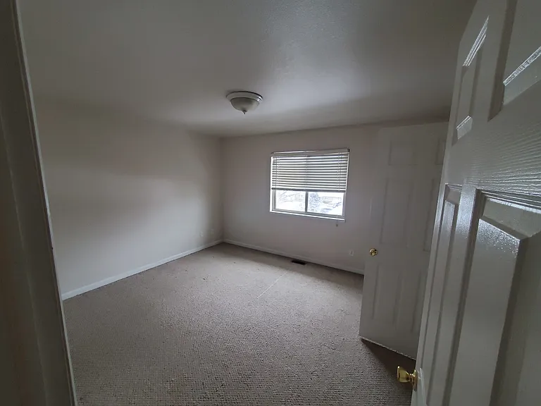 7557 Broadway St — Photo 6