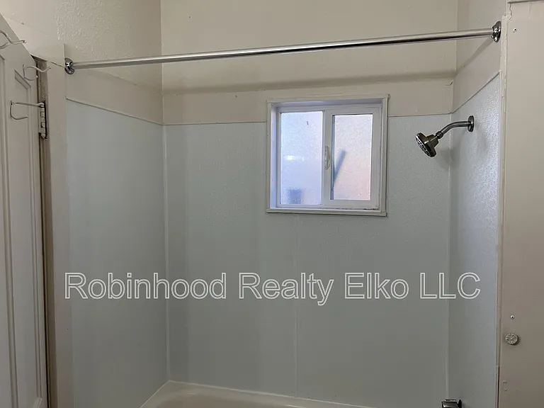 533 8th St #1 — Photo 16