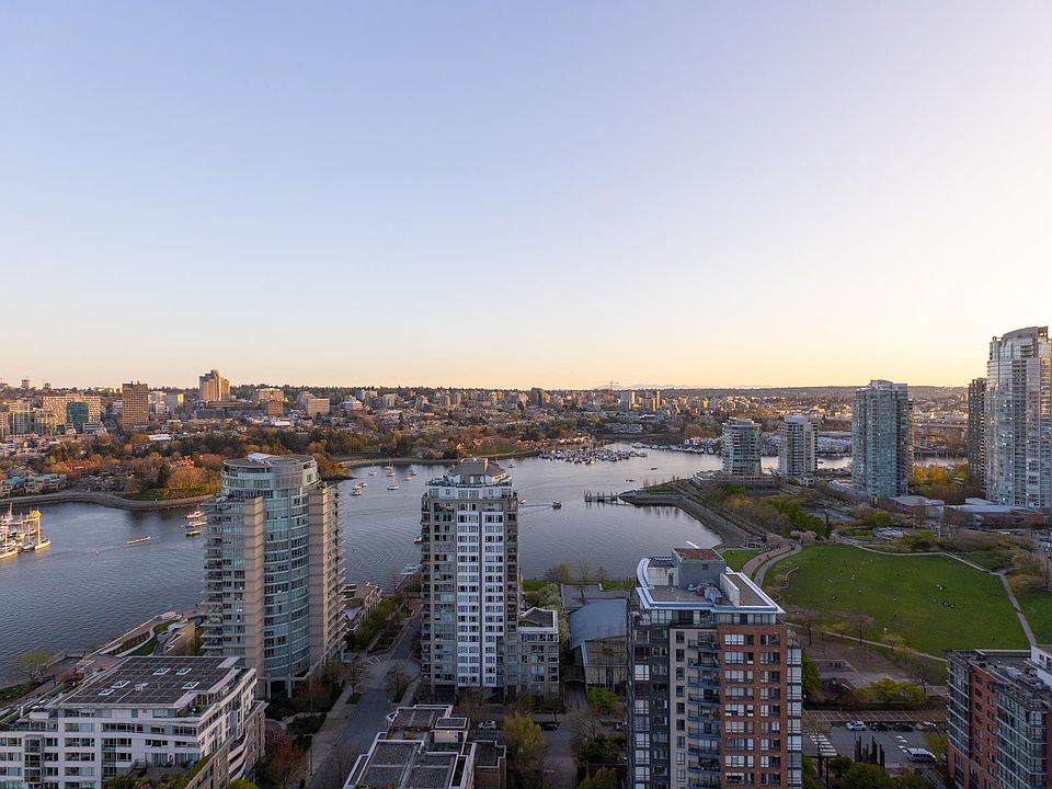 1st image of 1201 Marinaside Cres #3601