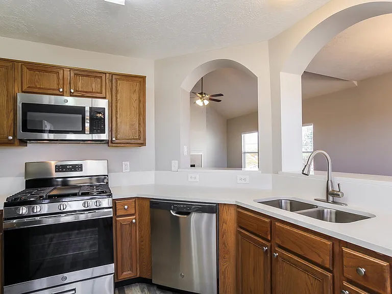 16315 Rockcreek Ln — Photo 8