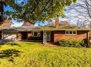 1317 Park Dr, Coraopolis, PA 15108