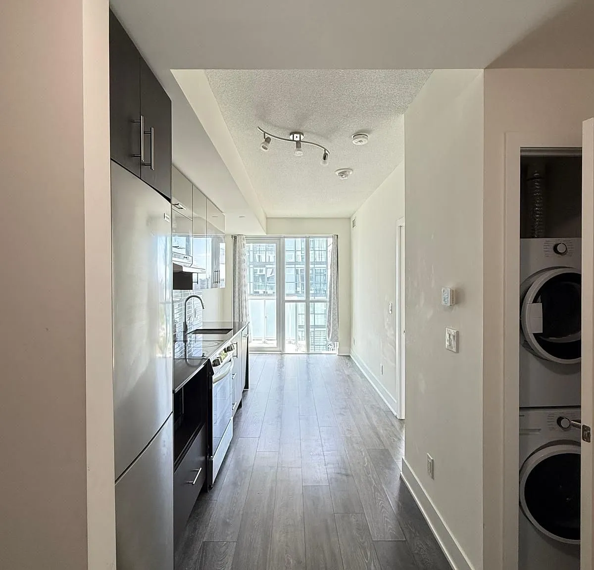 1 bed, $2,100 — Photo 2