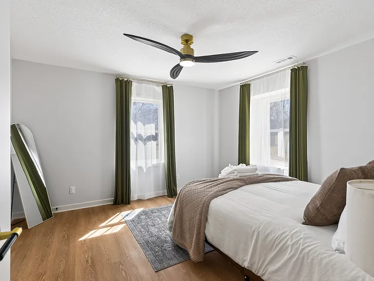 1312 S Emery St — Photo 23