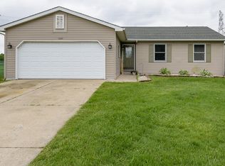 1020 S Peach Ct, Plainwell, MI 49080