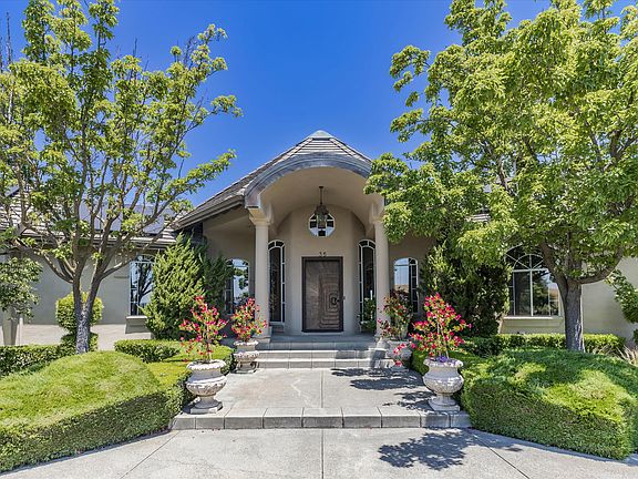 Grand entrance