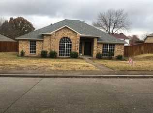 1513 Hollow Oak Dr, Desoto, TX 75115