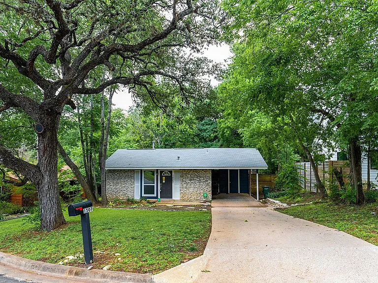 1507 Grayford Dr — Photo 1