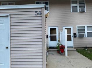 54 Townhouse Rd N, Huntington Station, NY 11746