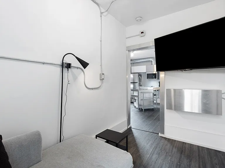 257 York St #253 — Photo 36