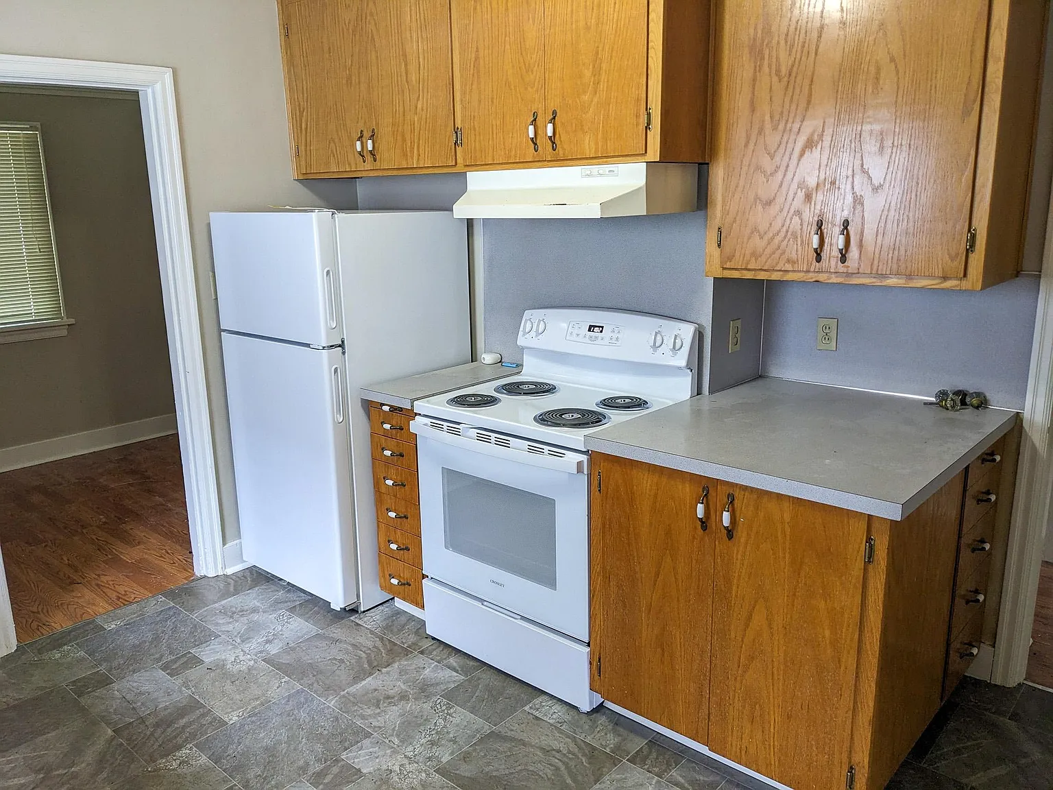 3 bed, 1600 sqft, $2,595 — Photo 3