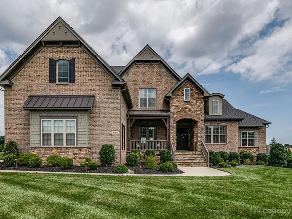 620 Winter Wheat Ct, Matthews, NC 28104