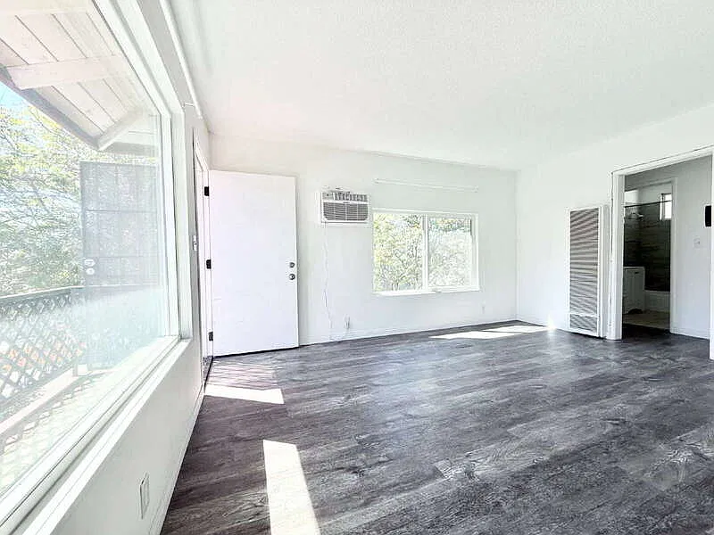 1 bed, 1.0 bath, 650 sqft, $2,150 — Photo 2
