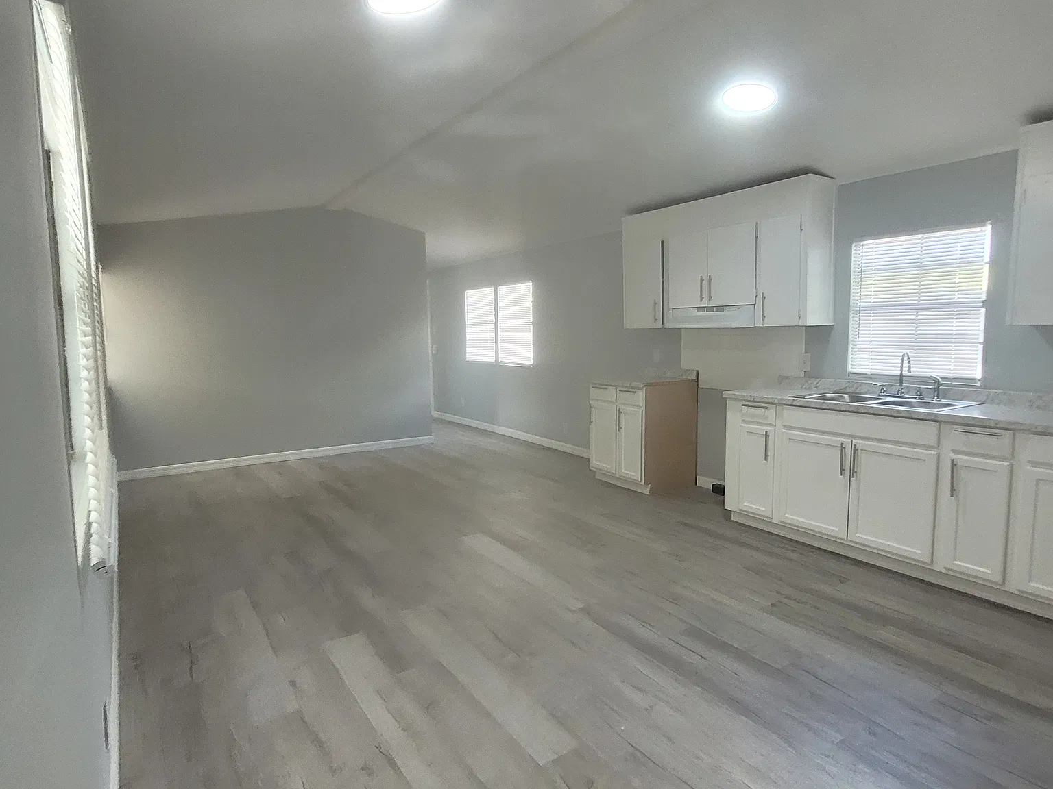 3 bed, $1,100 — Photo 2