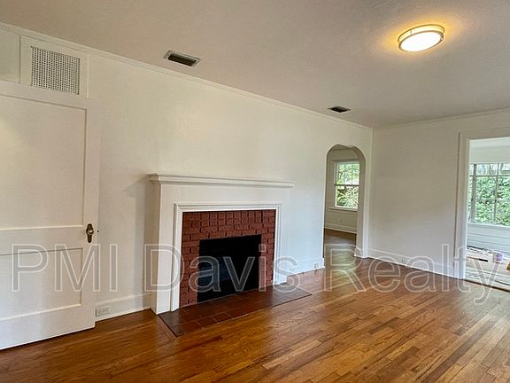 3rd image of 4309 Hiawatha St