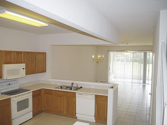 3rd image of 2747 Conch Hollow Dr