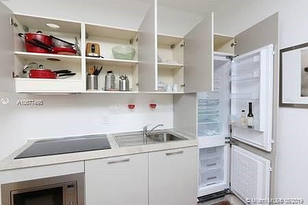 4th image of 600 15th St APT 3