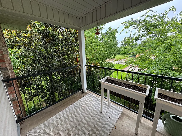 557 Versailles Blvd — Photo 10