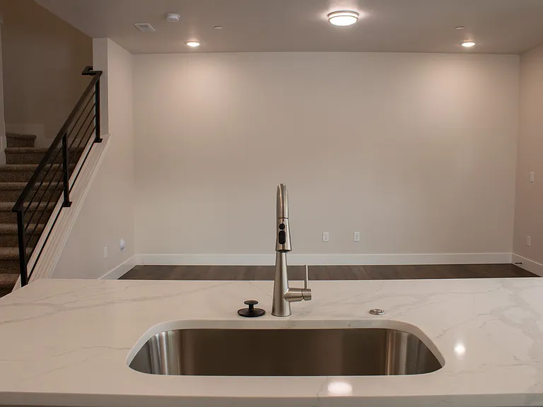 826 E Sunnyside Rd #6-1 — Photo 12