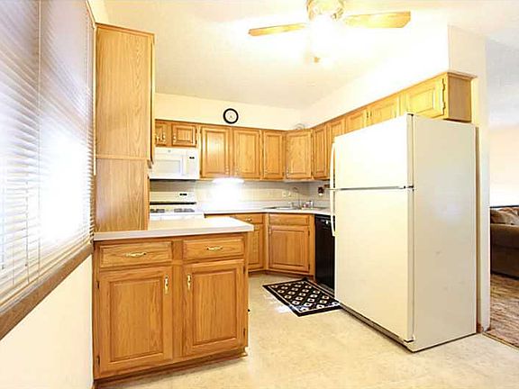 5th image of 1480 Parkview Dr