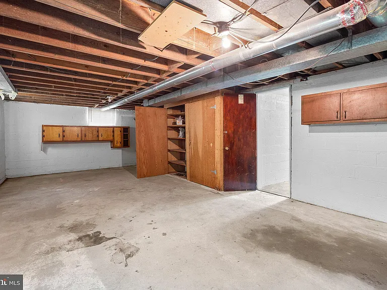 10112 Sutherland Rd — Photo 25