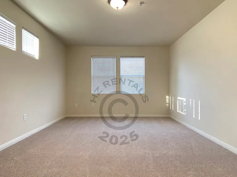 12140 Moorpark St #104 — Photo 5