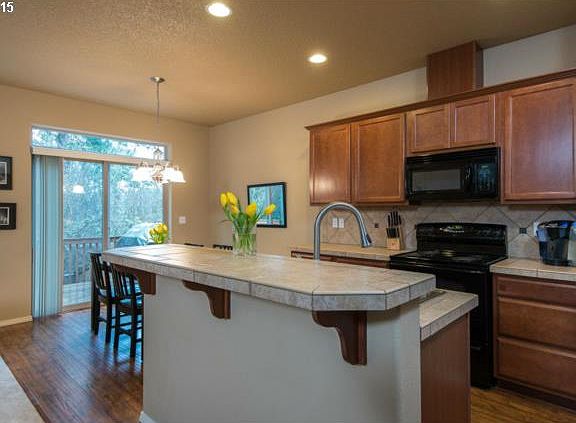3rd image of 2647 NE 88th Pl