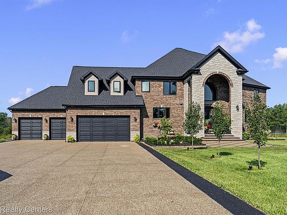 3rd image of 65339 Romeo Plank Rd