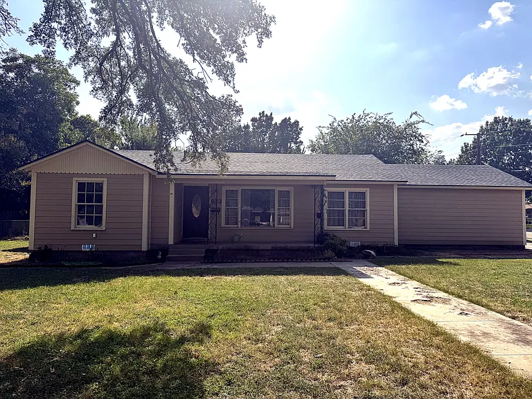 933 Carondolet Ct — Photo 1