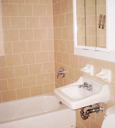 5th image of 87 E 4th St APT 1