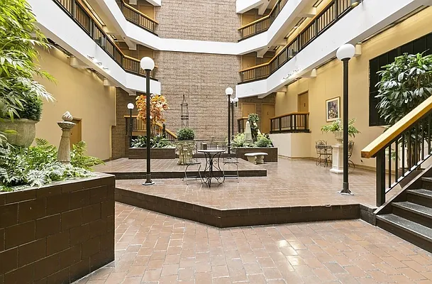 Rented by Guy Goldman, LREB | media 4