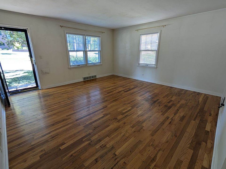 1st image of 835 S 51st St