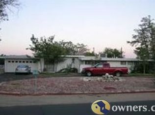 13187 Topsanna Rd, Apple Valley, CA 92308