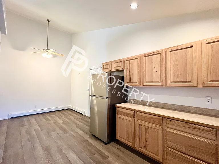 316 Columbine Dr — Photo 5