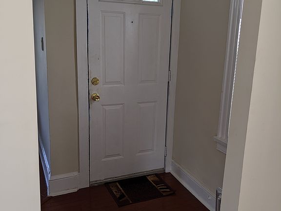 3rd image of 36 Lake St