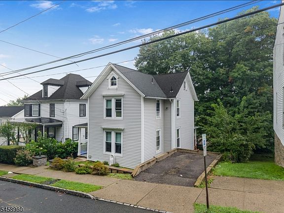 5th image of 70 Prospect St